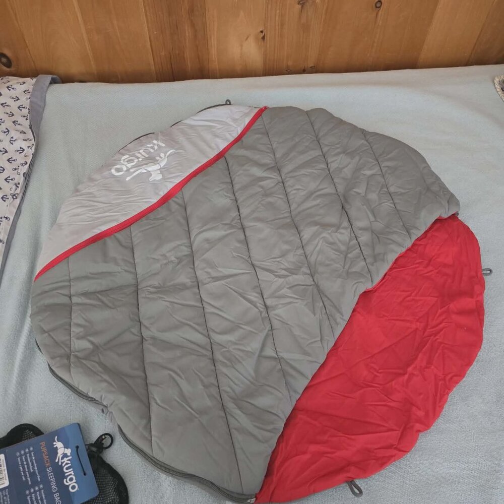 Kurgo Dog Sleeping Bag for small dog- NWT